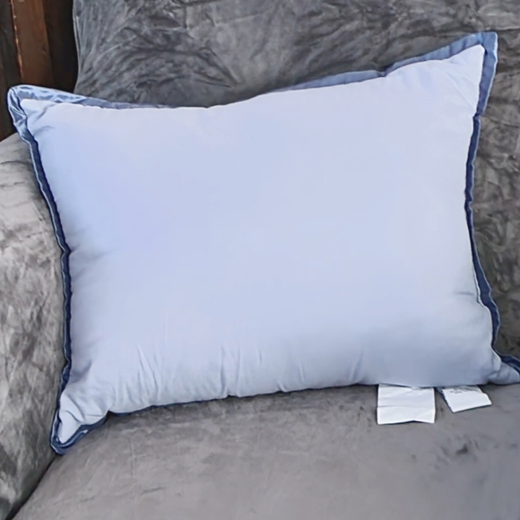 Bundle Martha Stewart Accent Throw Pillows. - Picture 5 of 7